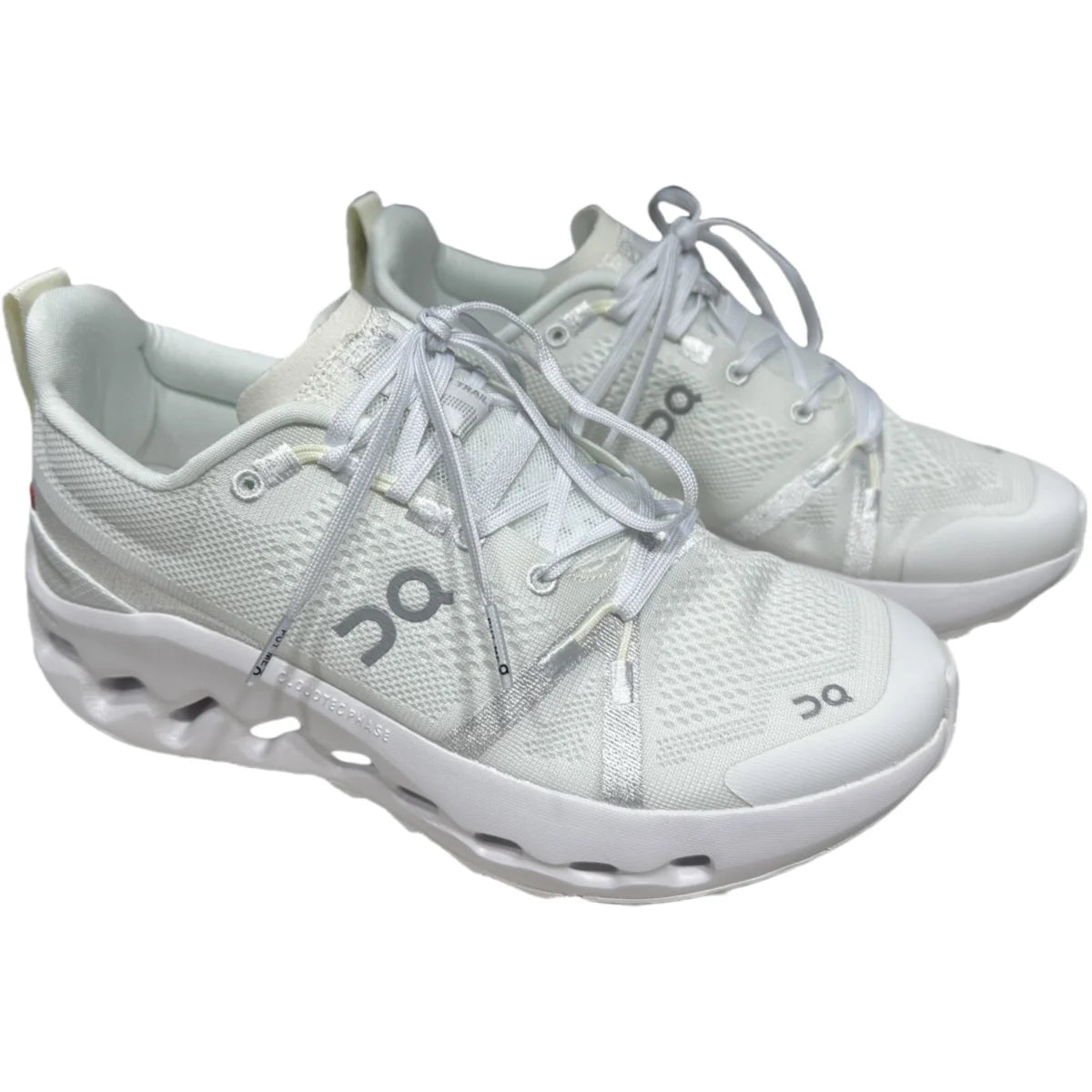 On Cloudsurfer Trail  Men's Soft/White