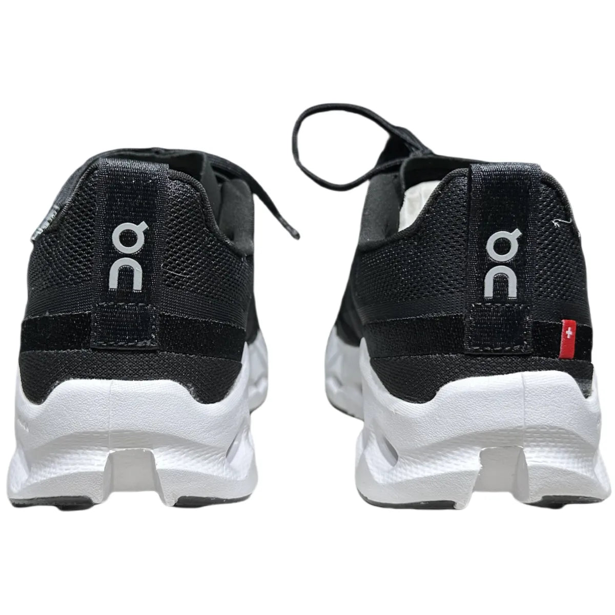 On Cloudsurfer Trail  Men's Black/White