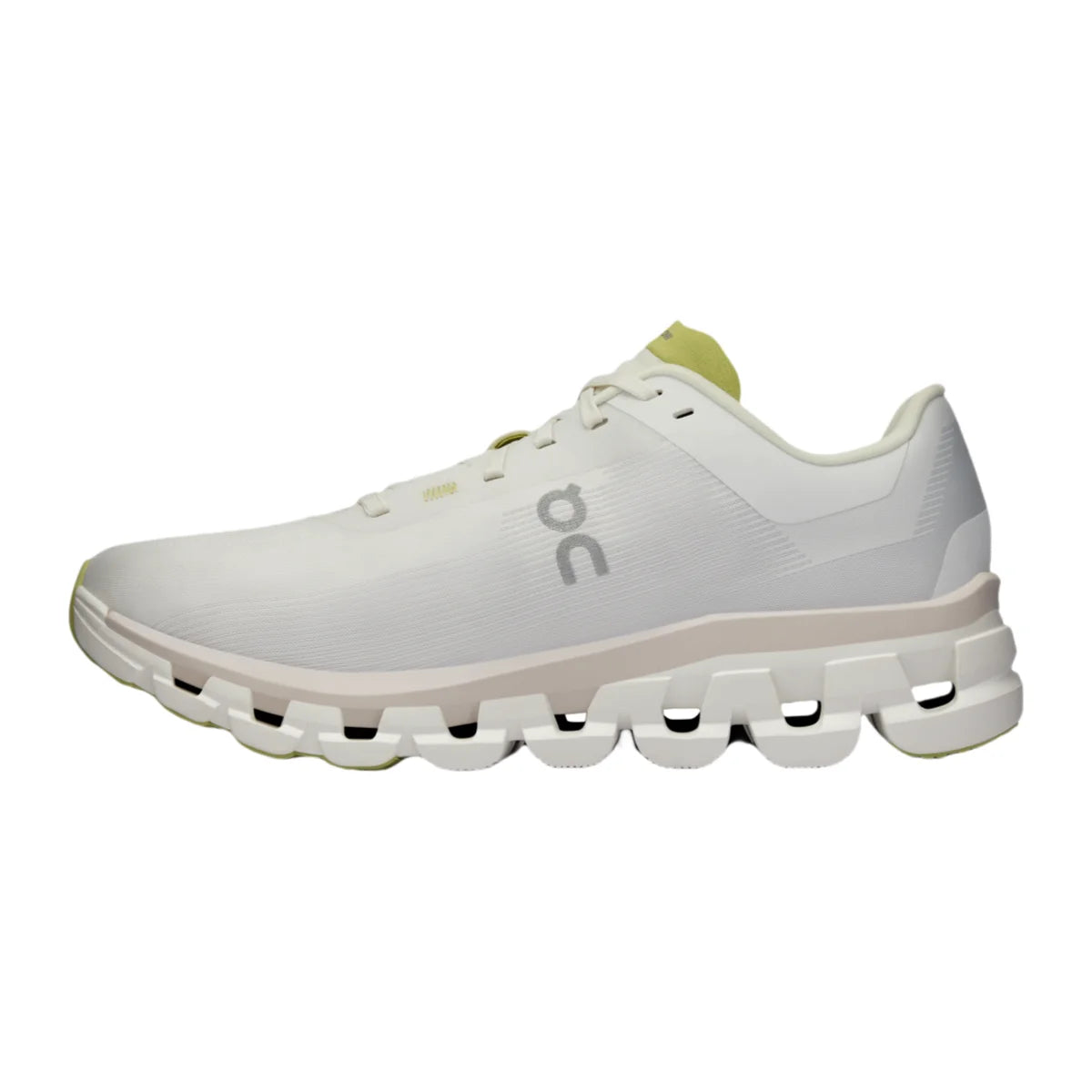 On Cloudflow 4 Women's White/Sand