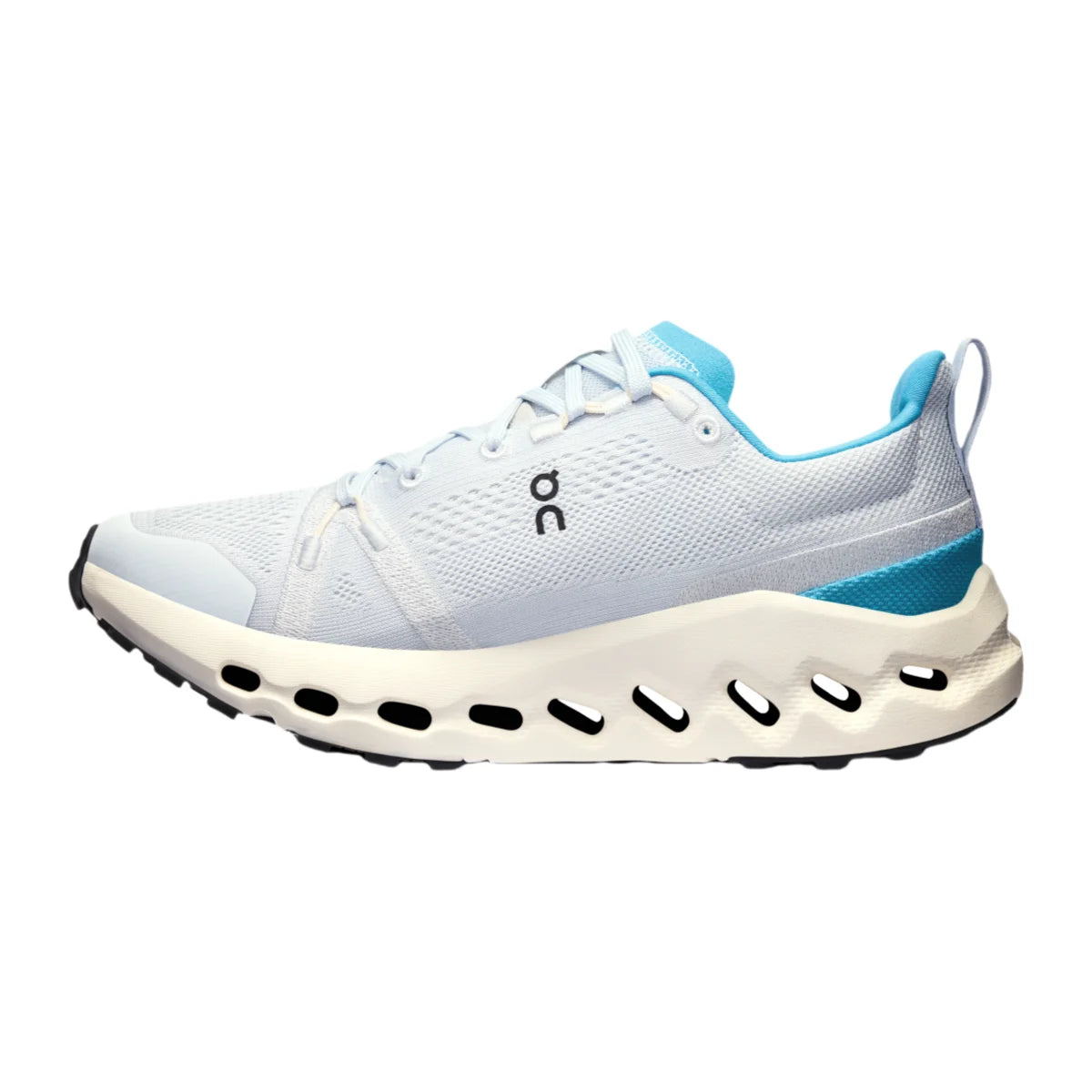 On Cloudsurfer Trail  Women's Arctic/Ivory
